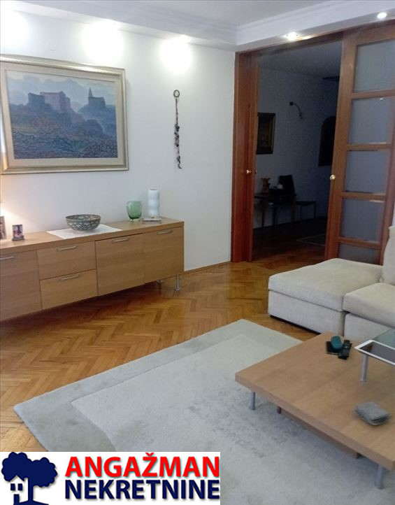 Stan na prodaju u Beogradu, Vračar (Centar), cetvorosoban, 103m2, cena 460000 evra