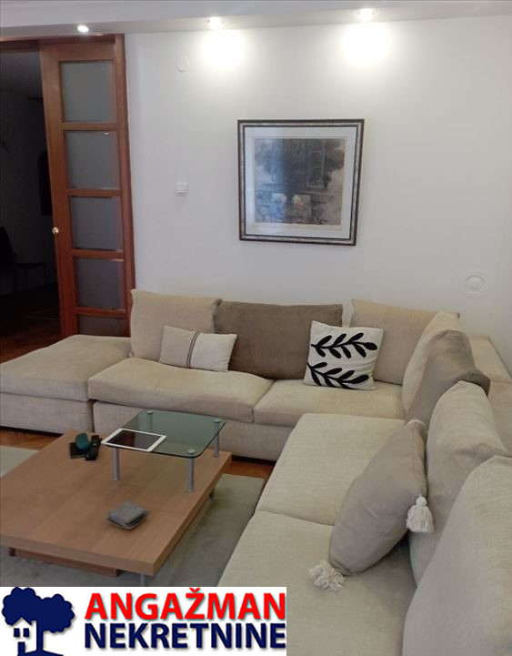 Stan na prodaju u Beogradu, Vračar (Centar), cetvorosoban, 103m2, cena 460000 evra