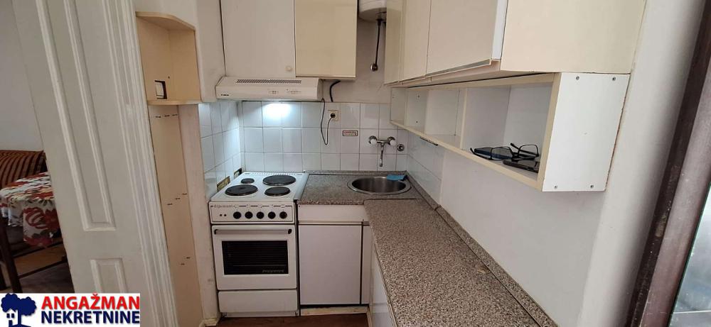 Stan na prodaju u Beogradu, Senjak, jednosoban, 23m2, cena 82000 evra