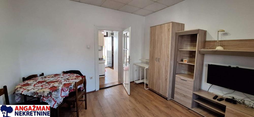 Stan na prodaju u Beogradu, Senjak, jednosoban, 23m2, cena 82000 evra