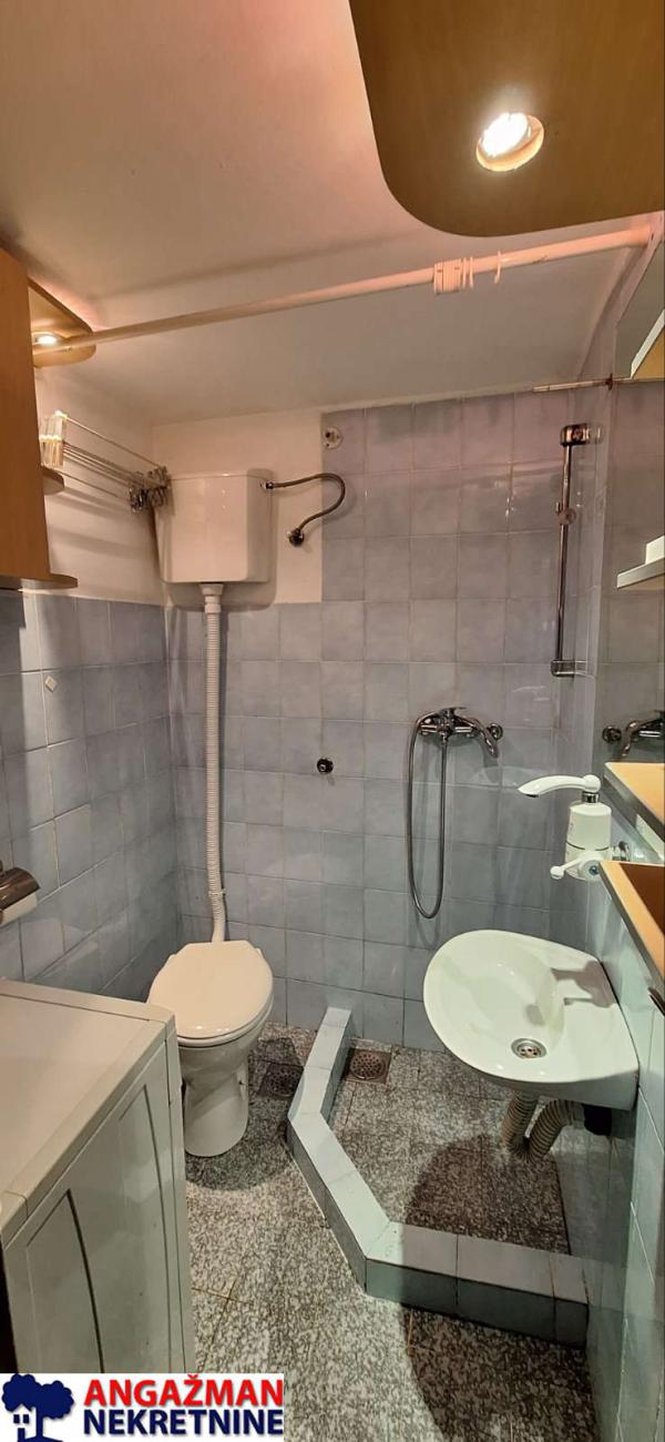 Stan na prodaju u Beogradu, Senjak, jednosoban, 23m2, cena 82000 evra