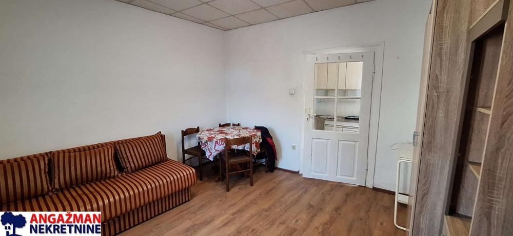 Stan na prodaju u Beogradu, Senjak, jednosoban, 23m2, cena 82000 evra