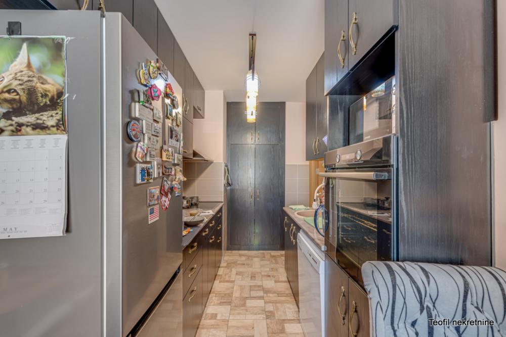 Stan na prodaju u Beogradu, Vračar, dvoiposoban, 84m2, cena 335000 evra