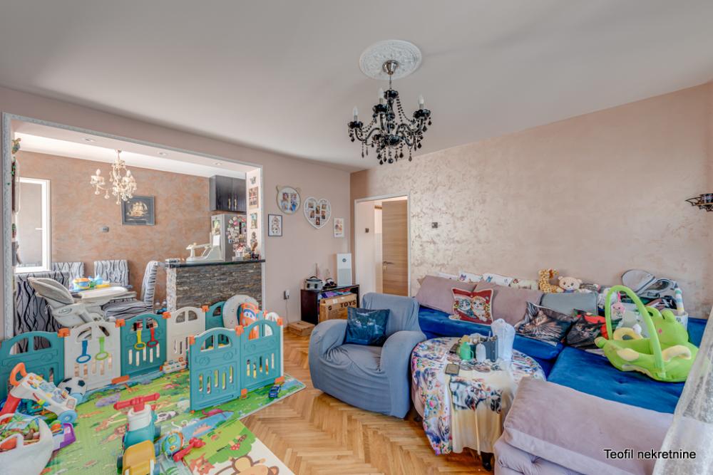 Stan na prodaju u Beogradu, Vračar, dvoiposoban, 84m2, cena 335000 evra