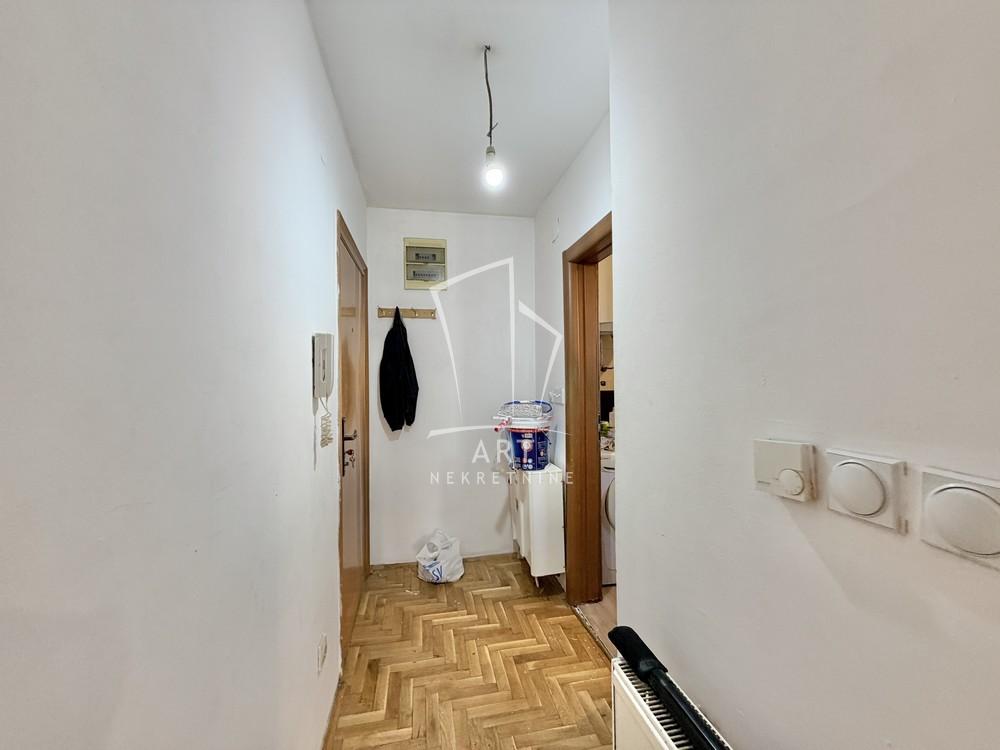 Stan na prodaju u Beogradu, Učiteljsko naselje, jednoiposoban, 34m2, cena 120000 evra