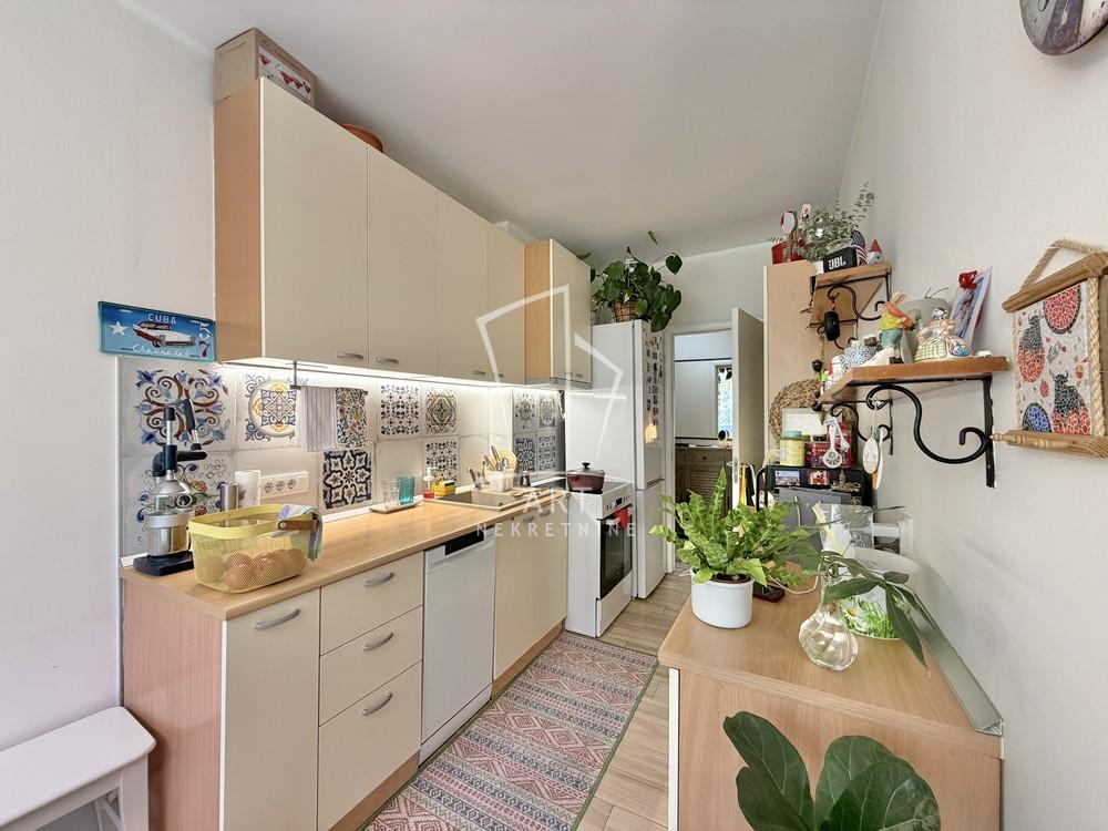 Stan na prodaju u Beogradu, Banovo brdo, dvosoban, 50m2, cena 158000 evra