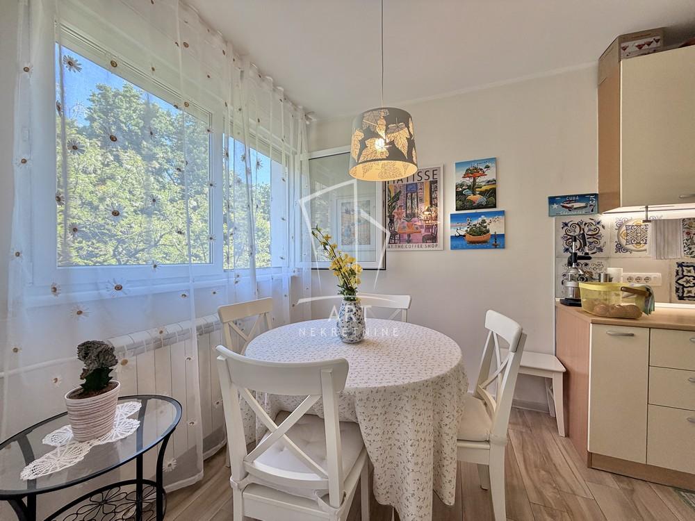 Stan na prodaju u Beogradu, Banovo brdo, dvosoban, 50m2, cena 158000 evra