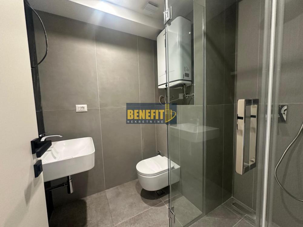 Stan na prodaju u Beogradu, Južni bulevar, cetvorosoban, 100m2, cena 431000 evra