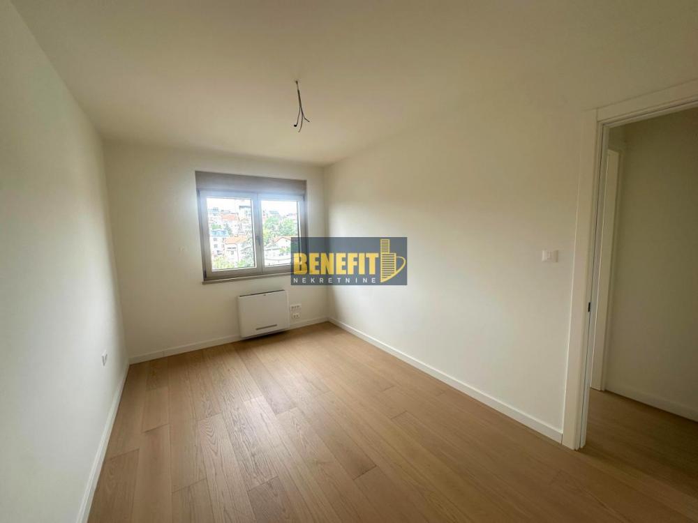 Stan na prodaju u Beogradu, Južni bulevar, cetvorosoban, 100m2, cena 431000 evra