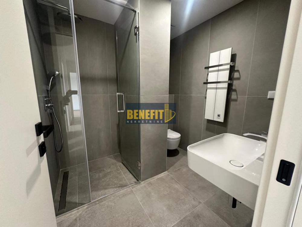 Stan na prodaju u Beogradu, Južni bulevar, cetvorosoban, 127m2, cena 538000 evra