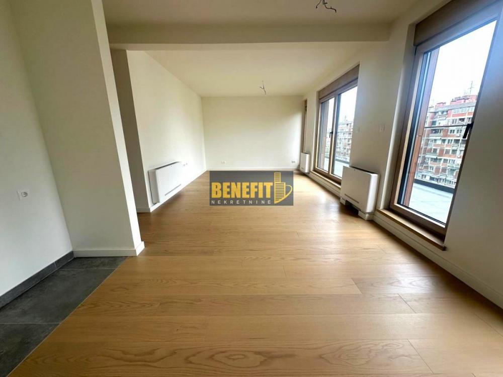 Stan na prodaju u Beogradu, Južni bulevar, cetvorosoban, 130m2, cena 560000 evra