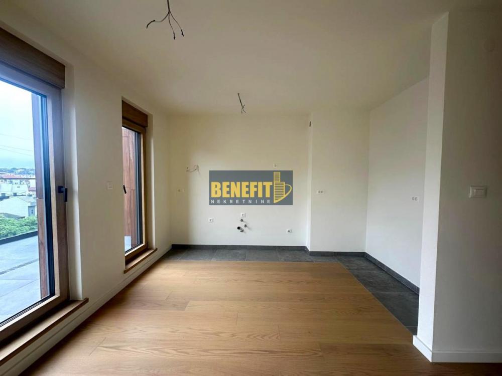 Stan na prodaju u Beogradu, Južni bulevar, cetvorosoban, 130m2, cena 560000 evra