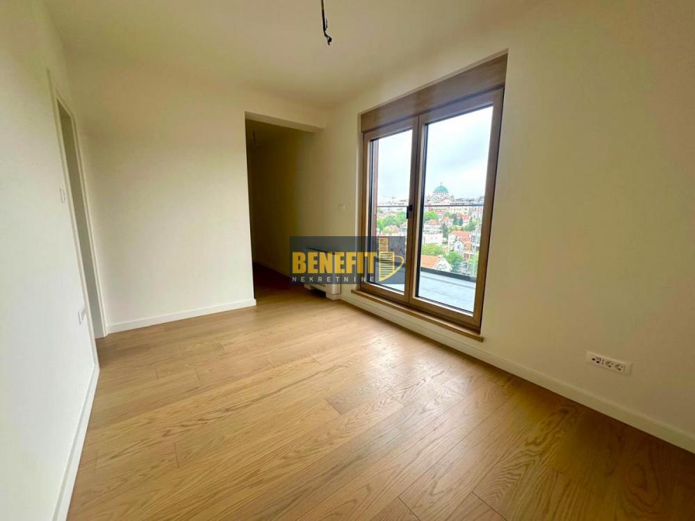 Stan na prodaju u Beogradu, Južni bulevar, cetvorosoban, 130m2, cena 560000 evra