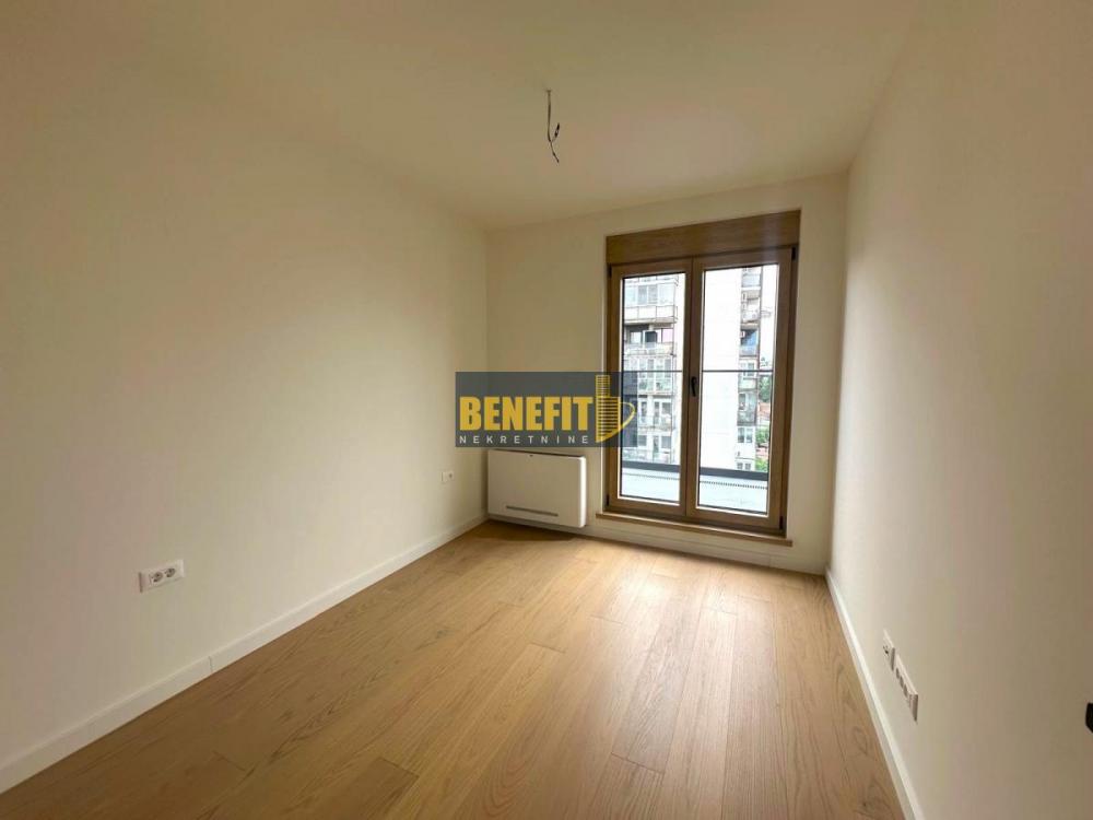 Stan na prodaju u Beogradu, Južni bulevar, cetvorosoban, 130m2, cena 560000 evra