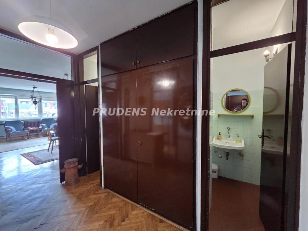Stan na prodaju u Beogradu, Palilula, cetvorosoban, 114m2, cena 350000 evra