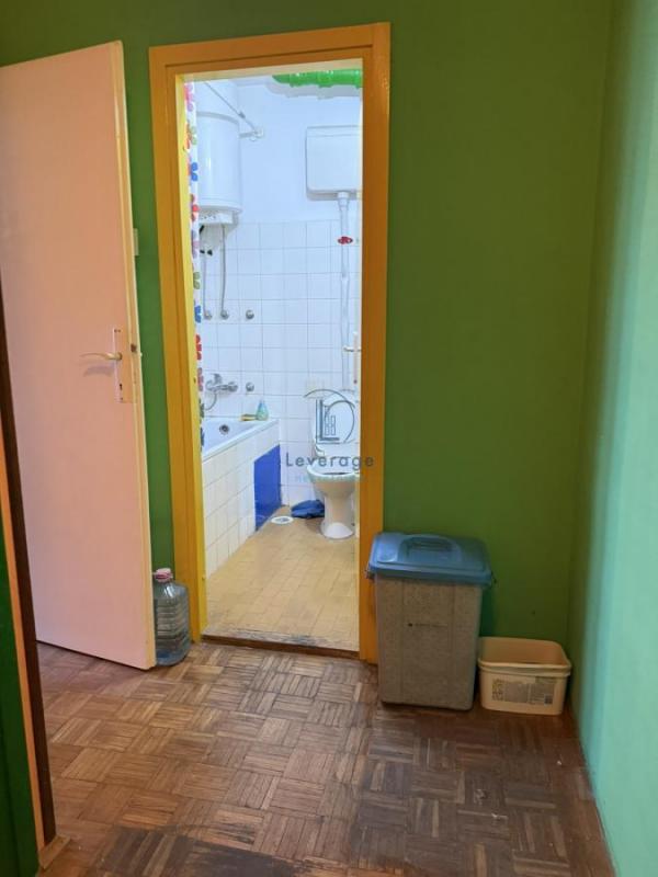 Stan na prodaju u Beogradu, Prvomajska, troiposoban, 78m2, cena 205000 evra