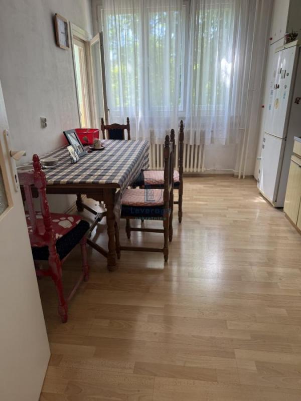 Stan na prodaju u Beogradu, Prvomajska, troiposoban, 78m2, cena 205000 evra