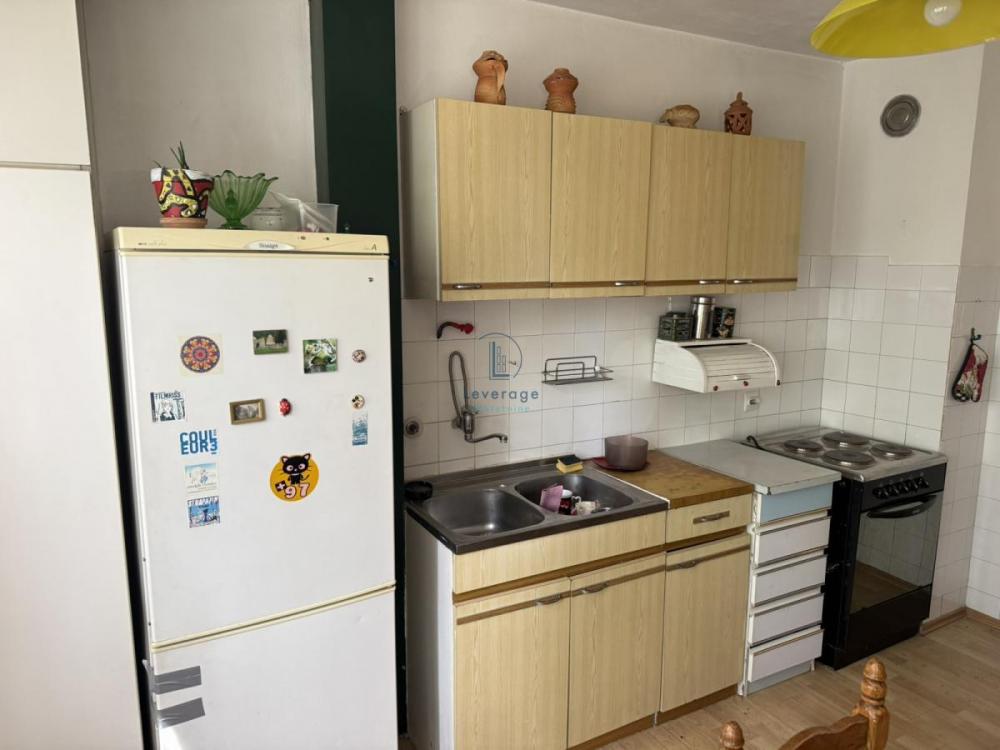 Stan na prodaju u Beogradu, Prvomajska, troiposoban, 78m2, cena 205000 evra