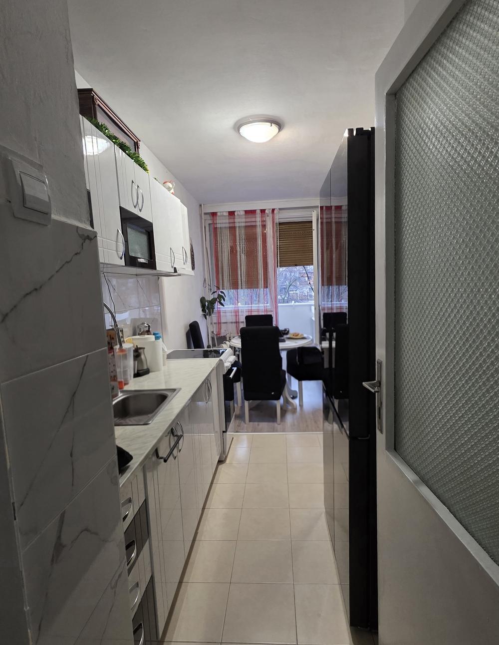 Stan na prodaju u Beogradu, Miljakovac, trosoban, 55m2, cena 176000 evra