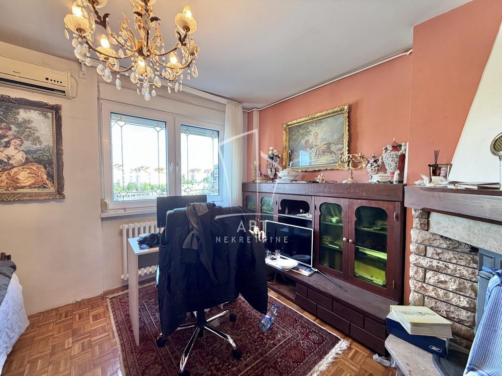 Stan na prodaju u Beogradu, Žarkovo, troiposoban, 95m2, cena 295000 evra