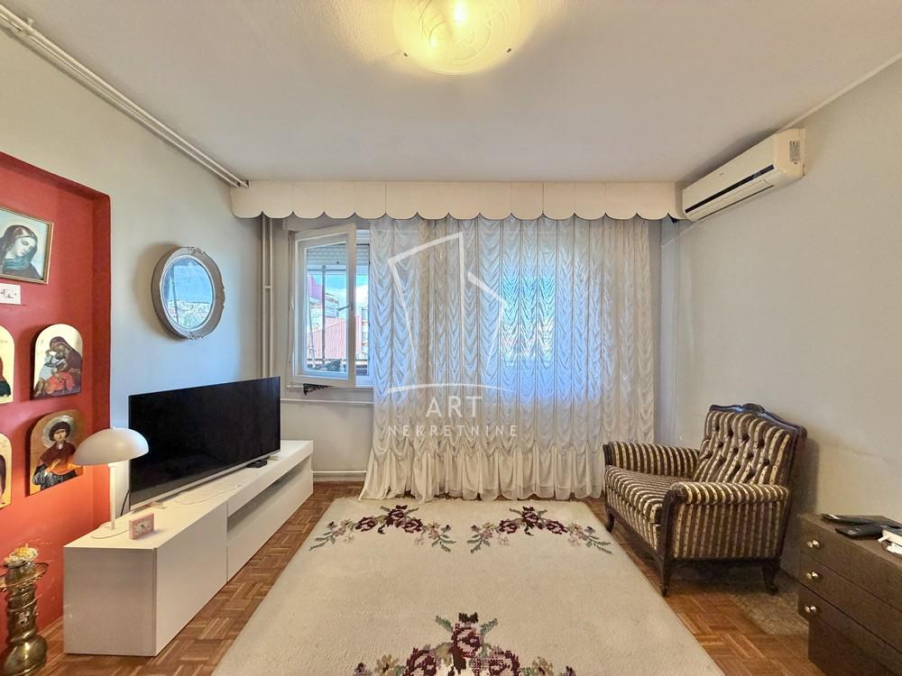 Stan na prodaju u Beogradu, Žarkovo, troiposoban, 95m2, cena 295000 evra