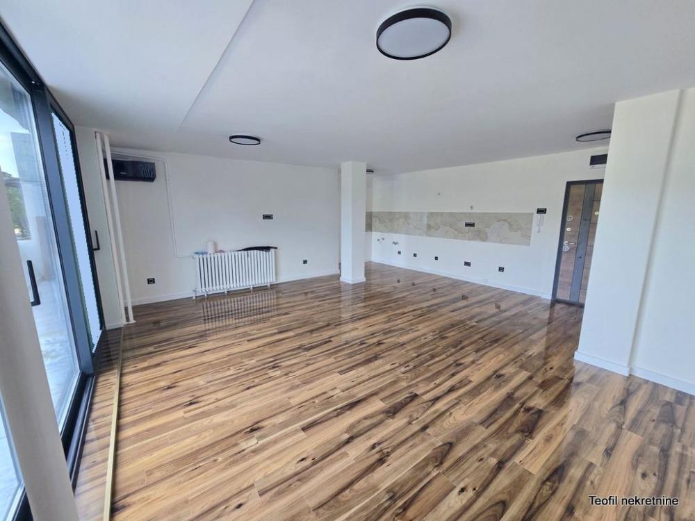 Stan na prodaju u Beogradu, Novi Beograd blok 28 (Potkovica), trosoban, 80m2, cena 278900 evra
