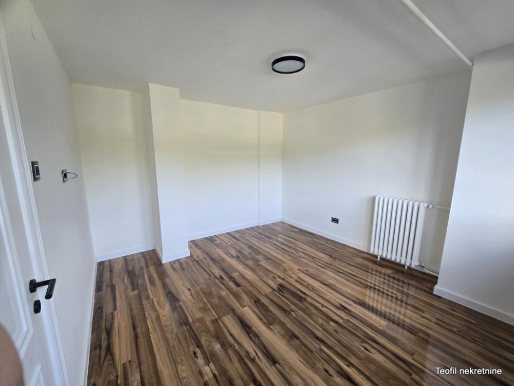 Stan na prodaju u Beogradu, Novi Beograd blok 28 (Potkovica), trosoban, 80m2, cena 278900 evra
