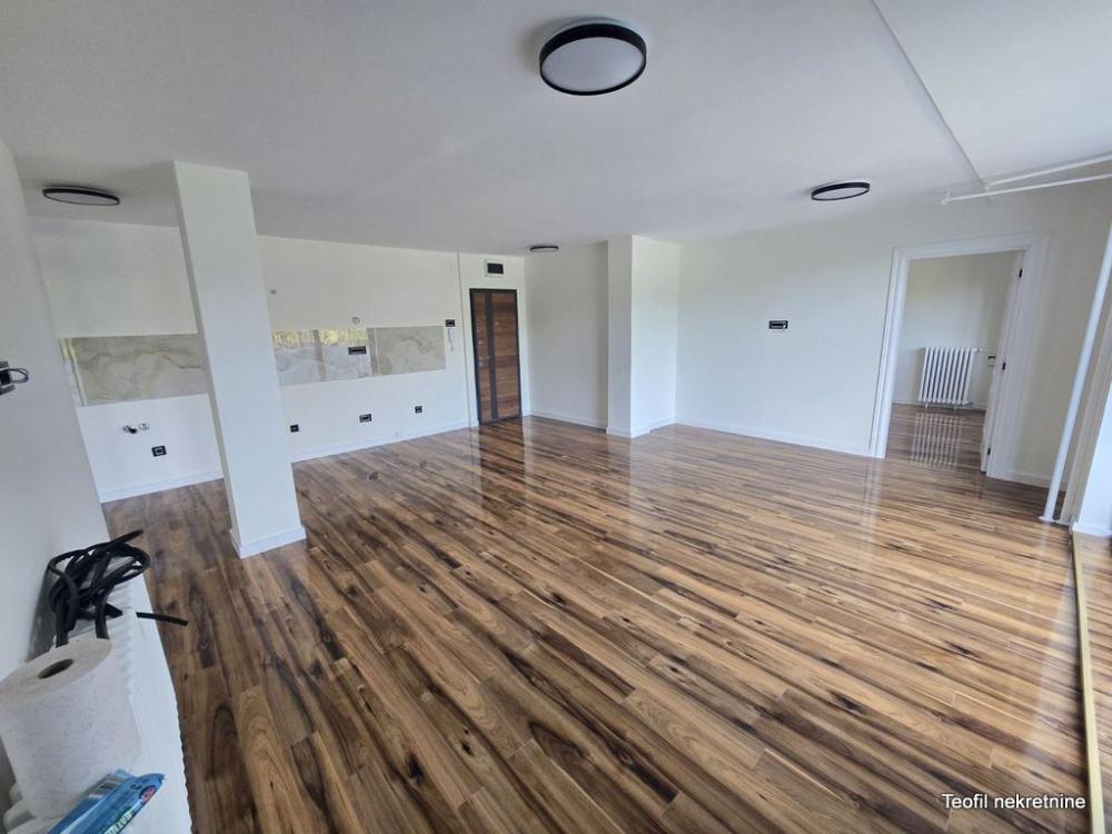 Stan na prodaju u Beogradu, Novi Beograd blok 28 (Potkovica), trosoban, 80m2, cena 278900 evra