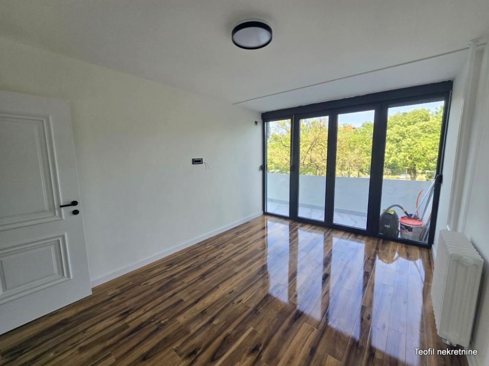 Stan na prodaju u Beogradu, Novi Beograd blok 28 (Potkovica), trosoban, 80m2, cena 278900 evra