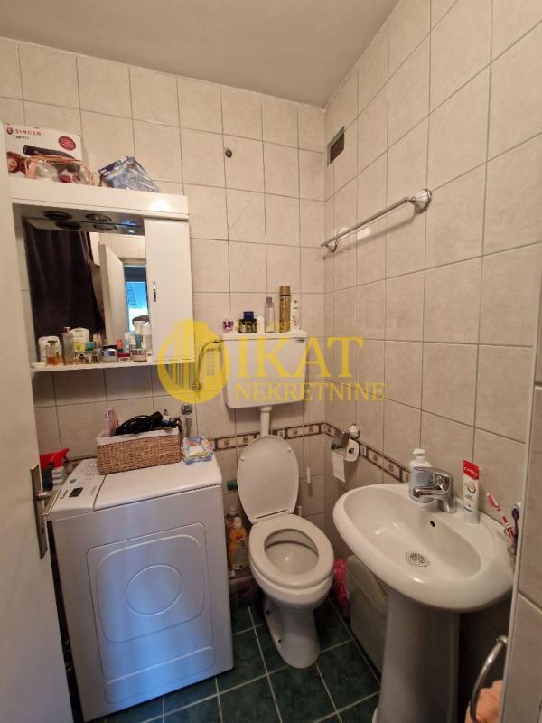 Stan na prodaju u Beogradu, Kanarevo brdo, dvoiposoban, 50m2, cena 140000 evra