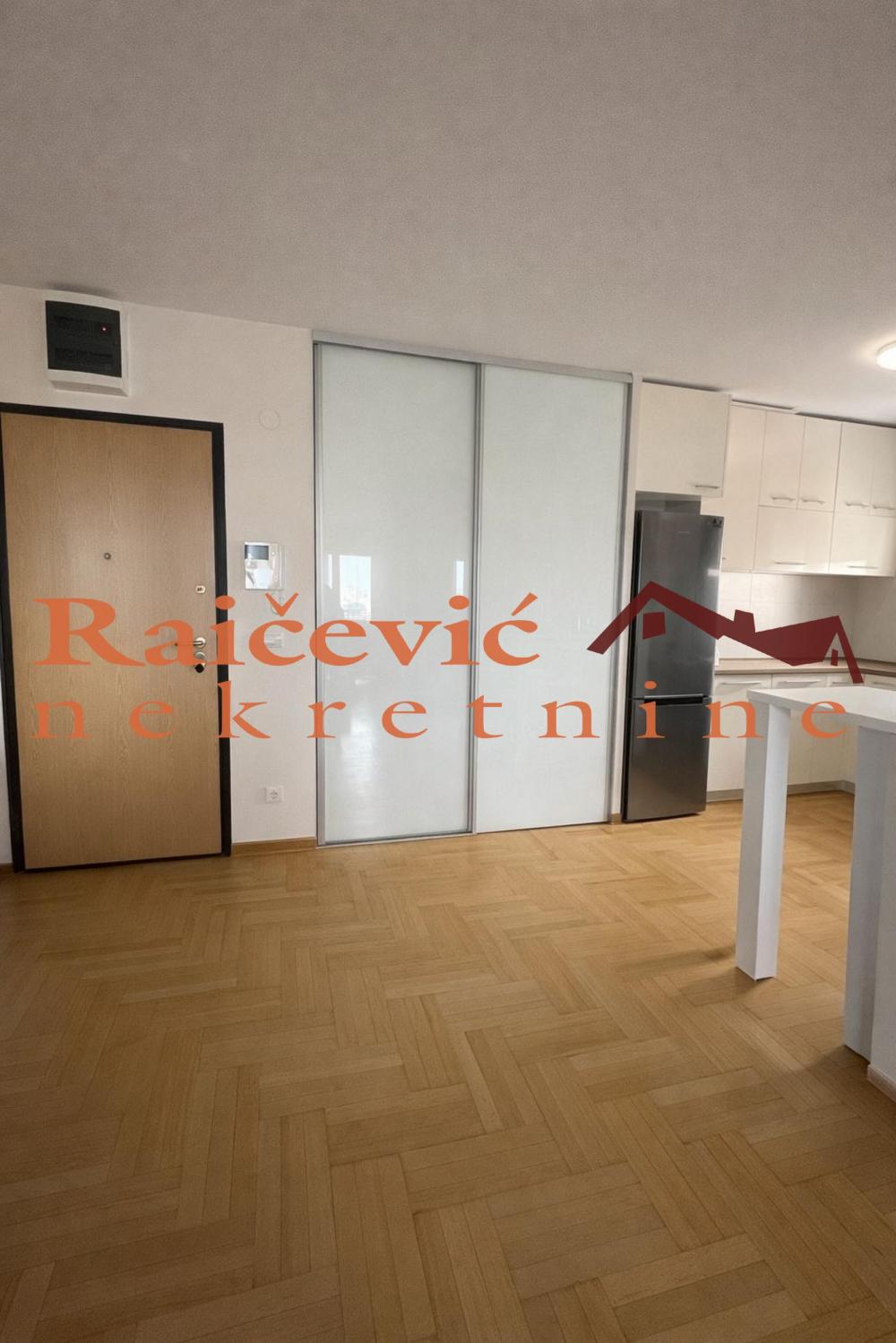 Stan na prodaju u Beogradu, Čubura, trosoban, 82m2, cena 390000 evra
