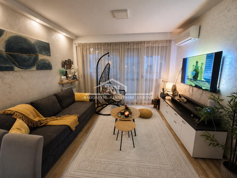 Stan na prodaju u Beogradu, Višnjička banja, dvosoban, 44m2, cena 165000 evra