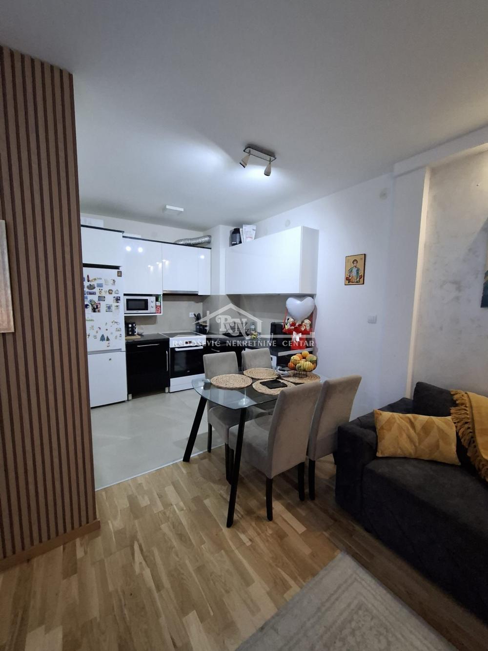 Stan na prodaju u Beogradu, Višnjička banja, dvosoban, 44m2, cena 165000 evra
