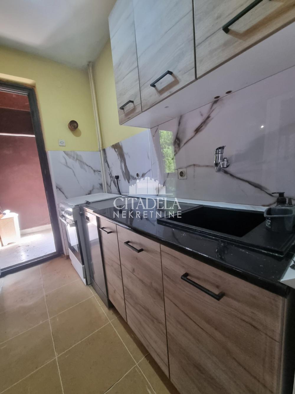 Stan na prodaju u Beogradu, Banovo brdo, dvoiposoban, 72m2, cena 210000 evra