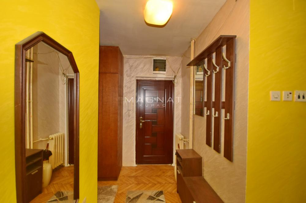 Stan na prodaju u Beogradu, Banovo brdo, dvoiposoban, 75m2, cena 210000 evra