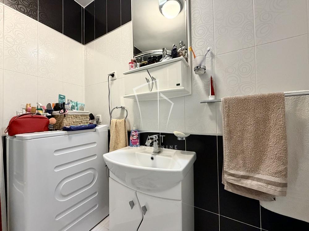 Stan na prodaju u Beogradu, Novi Beograd blok 28 (Potkovica), dvosoban, 57m2, cena 250000 evra