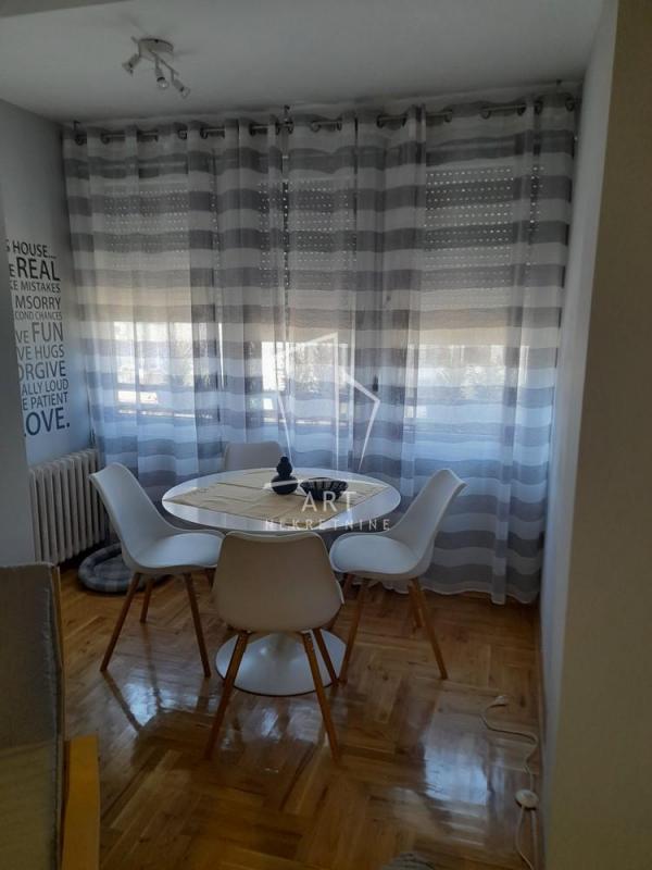 Stan na prodaju u Beogradu, Novi Beograd, jednoiposoban, 45m2, cena 175000 evra