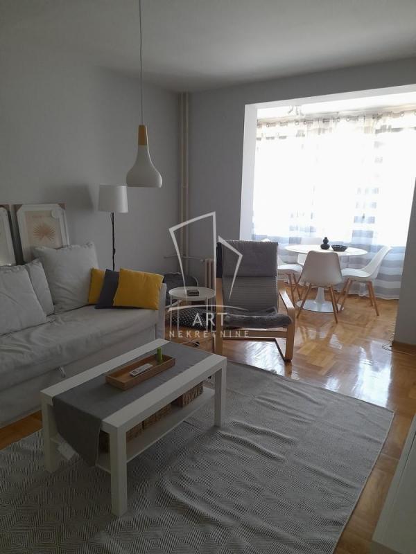 Stan na prodaju u Beogradu, Novi Beograd, jednoiposoban, 45m2, cena 175000 evra