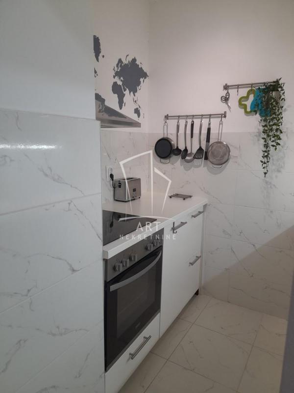 Stan na prodaju u Beogradu, Novi Beograd, jednoiposoban, 45m2, cena 175000 evra