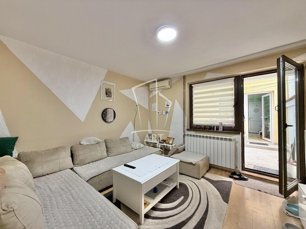 Stan na prodaju u Beogradu, Petlovo brdo, cetvorosoban, 105m2, cena 219900 evra