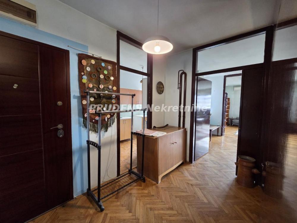 Stan na prodaju u Beogradu, Palilula, cetvorosoban, 114m2, cena 350000 evra