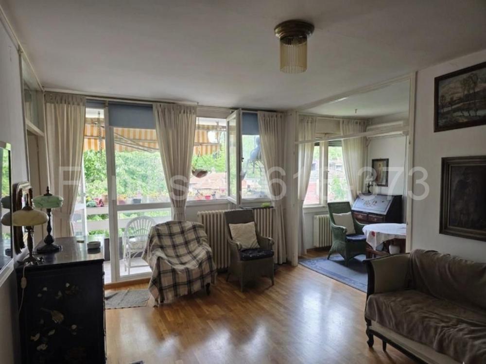 Stan na prodaju u Beogradu, Cvetkova pijaca, troiposoban, 92m2, cena 330000 evra