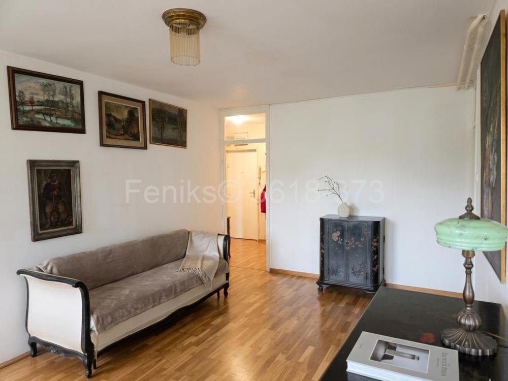 Stan na prodaju u Beogradu, Cvetkova pijaca, troiposoban, 92m2, cena 330000 evra