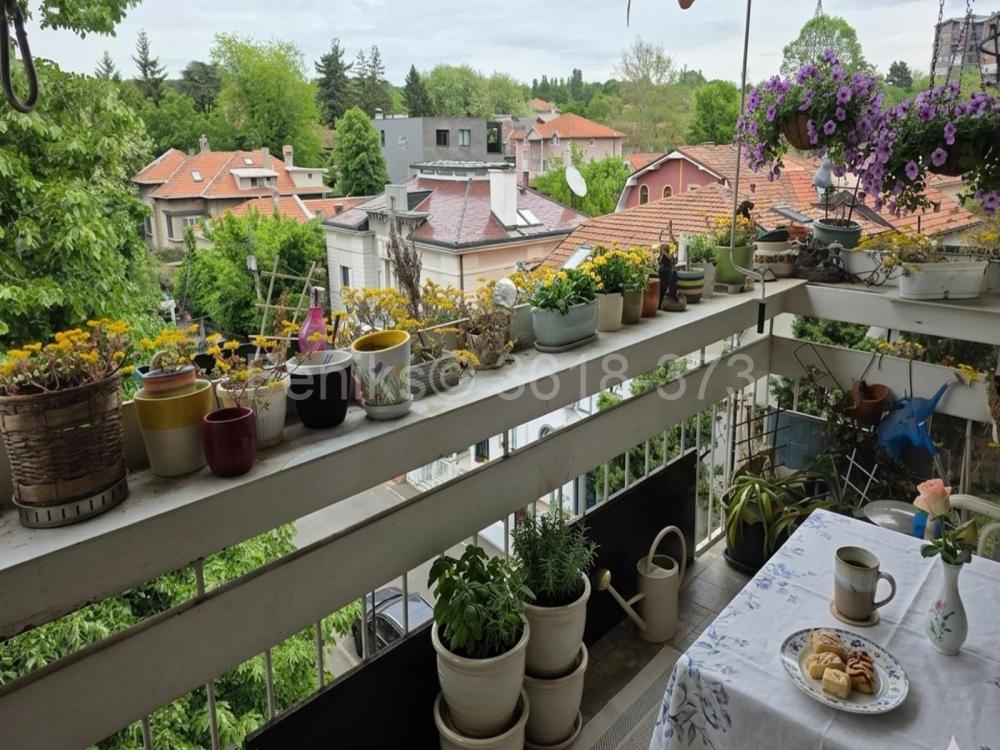 Stan na prodaju u Beogradu, Cvetkova pijaca, troiposoban, 92m2, cena 330000 evra