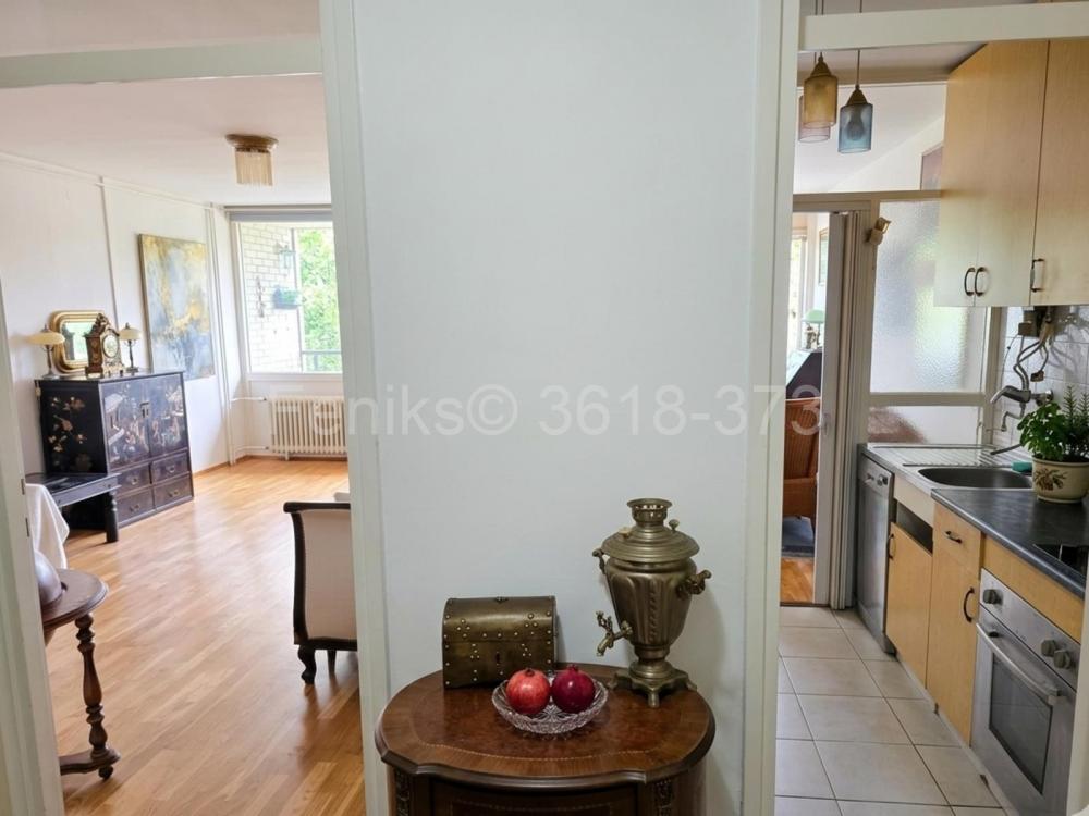 Stan na prodaju u Beogradu, Cvetkova pijaca, troiposoban, 92m2, cena 330000 evra