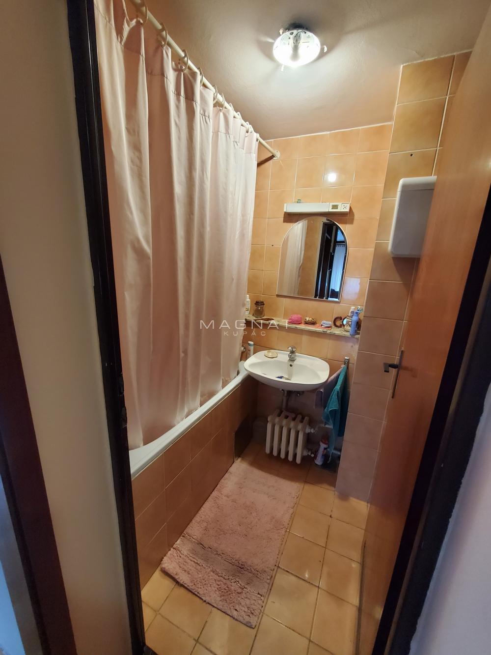 Stan na prodaju u Beogradu, Višnjička banja, dvosoban, 52m2, cena 159000 evra