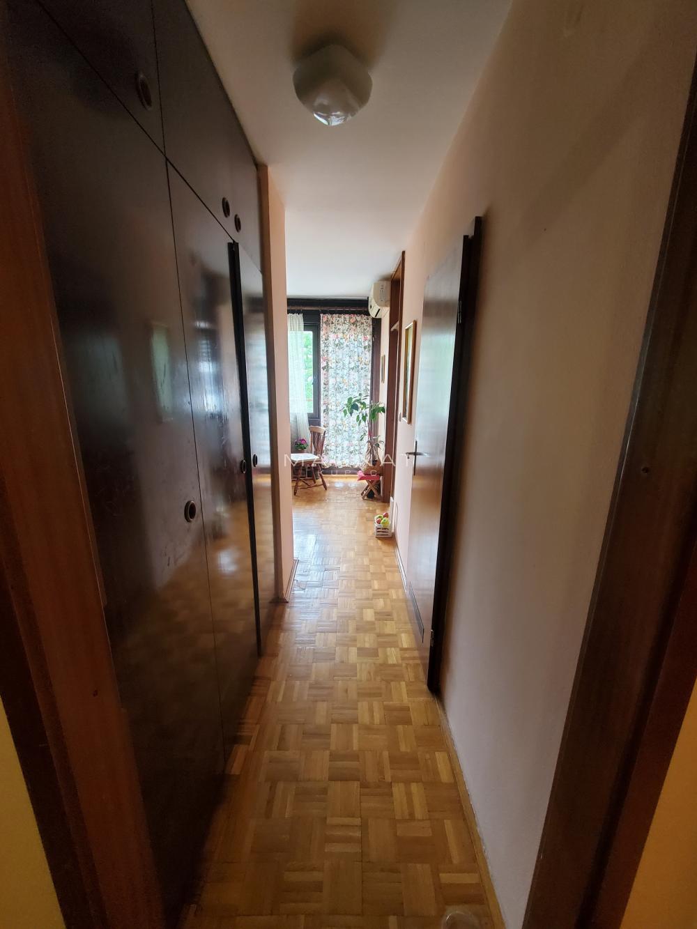Stan na prodaju u Beogradu, Višnjička banja, dvosoban, 52m2, cena 159000 evra
