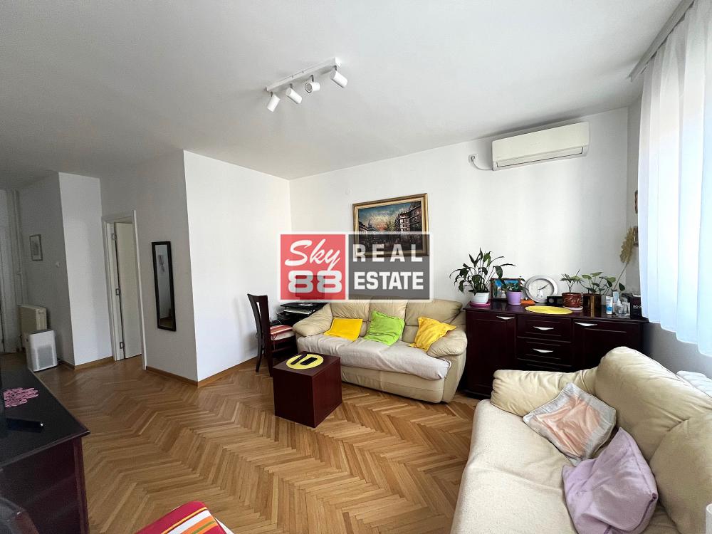 Stan na prodaju u Beogradu, Vračar, cetvorosoban, 76m2, cena 360000 evra