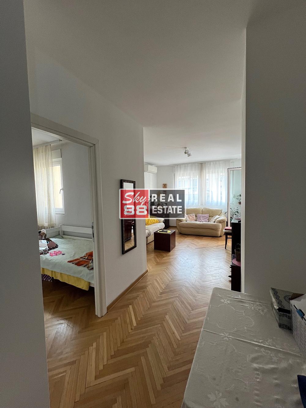 Stan na prodaju u Beogradu, Vračar, cetvorosoban, 76m2, cena 360000 evra