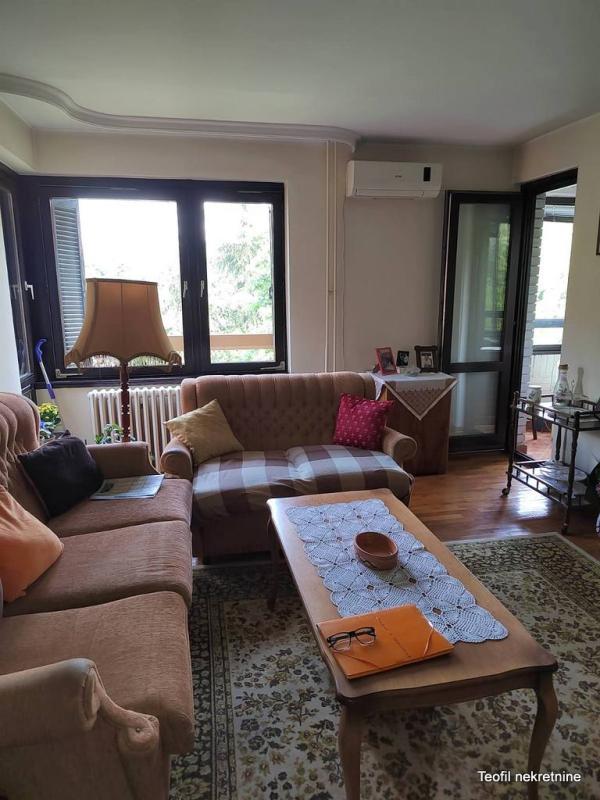 Stan na prodaju u Beogradu, Višnjička banja, dvoiposoban, 70m2, cena 165000 evra